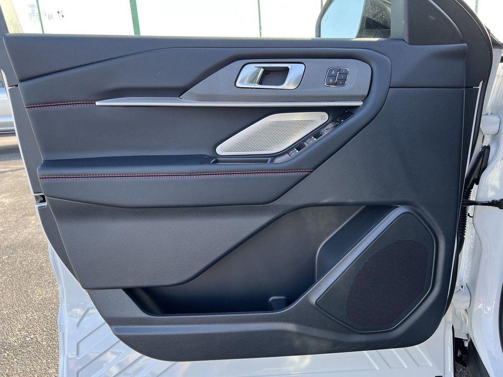 new 2025 Ford Explorer car, priced at $56,577