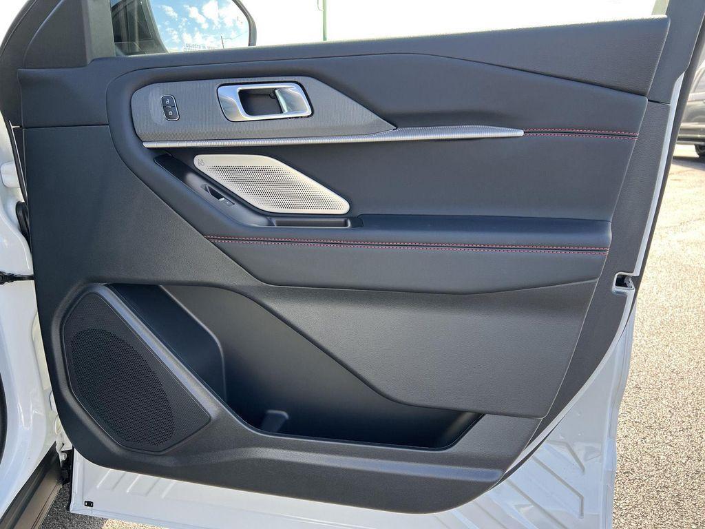 new 2025 Ford Explorer car, priced at $56,577