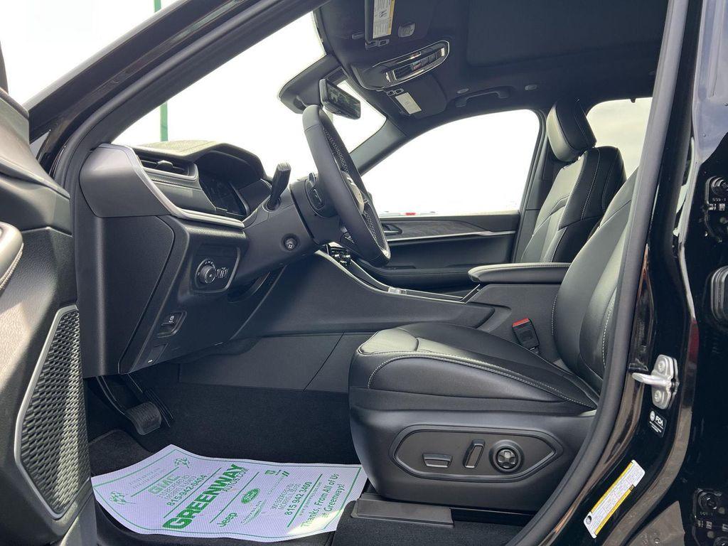 new 2025 Jeep Grand Cherokee L car, priced at $51,237