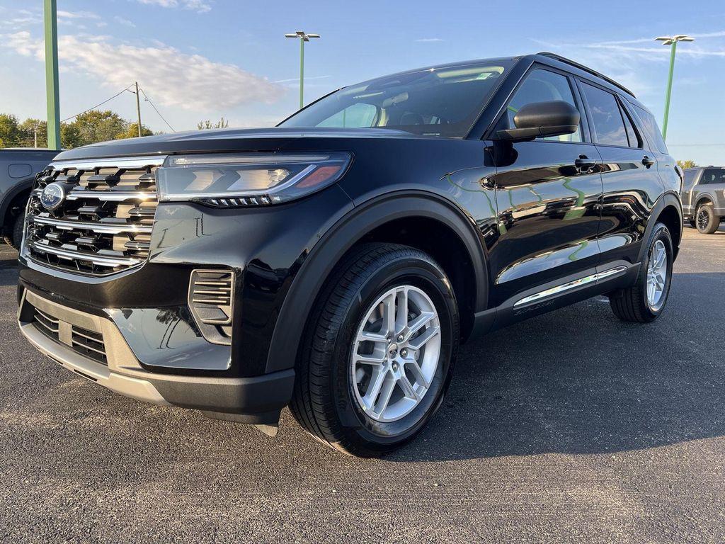 new 2025 Ford Explorer car, priced at $38,309