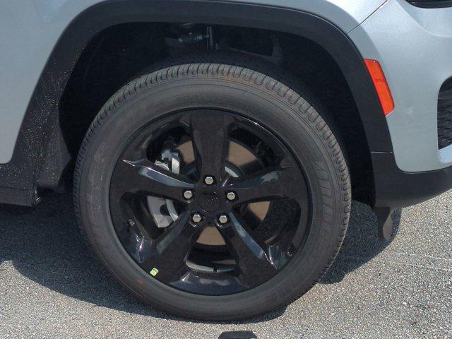 new 2025 Jeep Grand Cherokee car, priced at $37,628