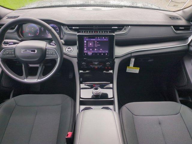 new 2025 Jeep Grand Cherokee car, priced at $39,524