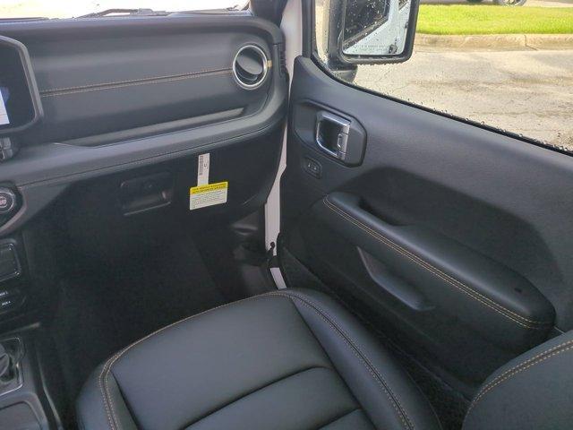 new 2025 Jeep Gladiator car, priced at $48,024