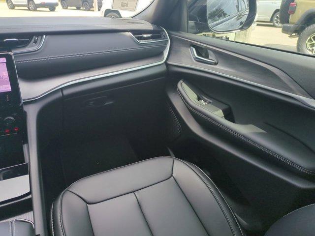 new 2025 Jeep Grand Cherokee car, priced at $49,601
