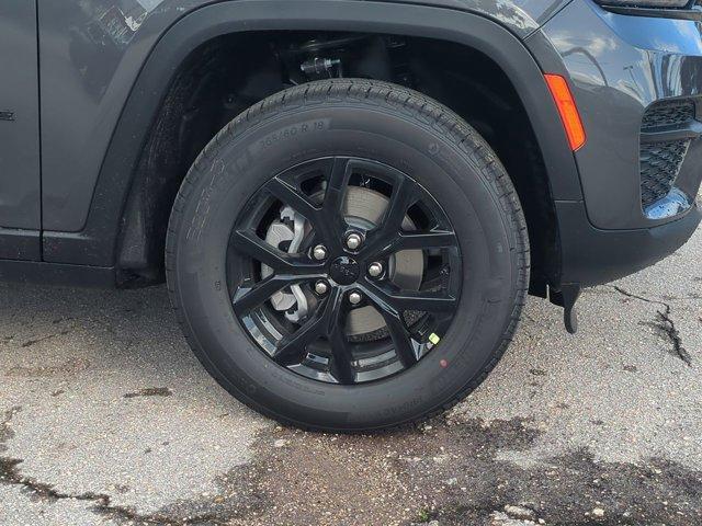 new 2025 Jeep Grand Cherokee car, priced at $42,384