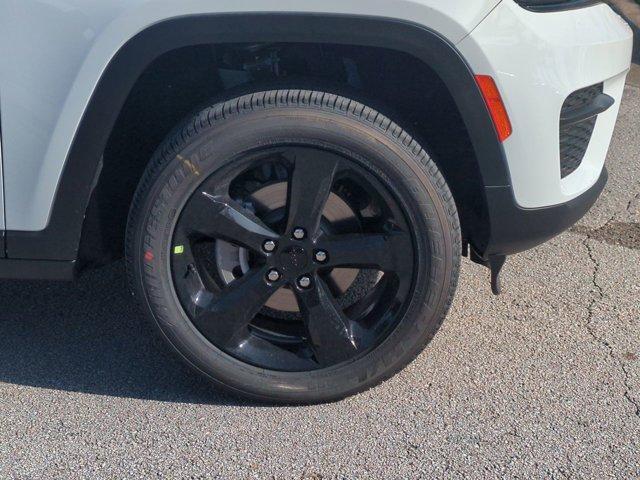 new 2025 Jeep Grand Cherokee car, priced at $42,890