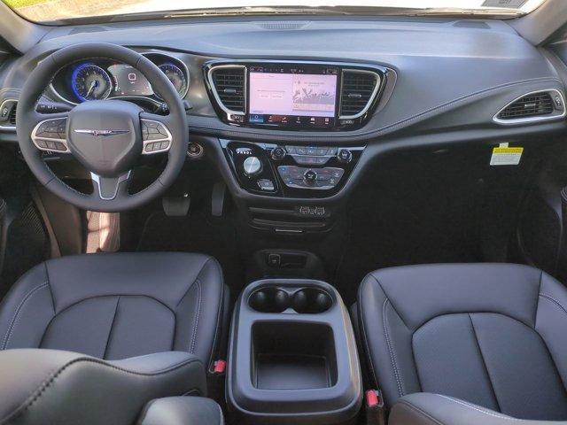 new 2025 Chrysler Pacifica car, priced at $39,431