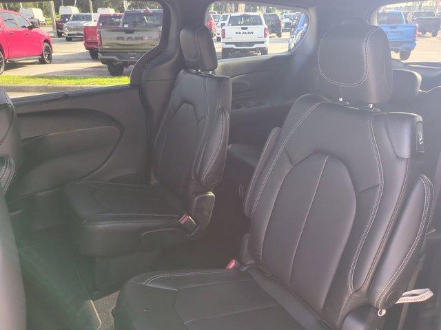 new 2025 Chrysler Pacifica car, priced at $39,431