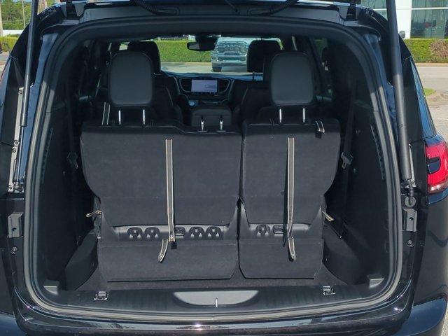 new 2025 Chrysler Pacifica car, priced at $39,431