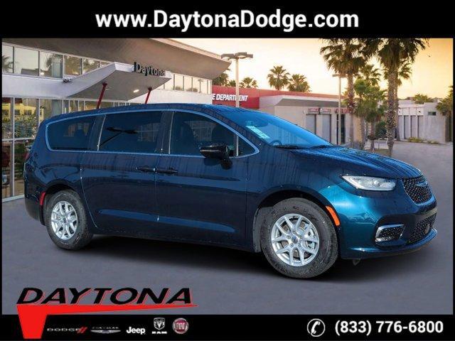 new 2025 Chrysler Pacifica car, priced at $43,319