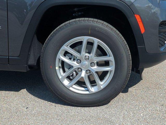new 2025 Jeep Grand Cherokee car, priced at $39,524