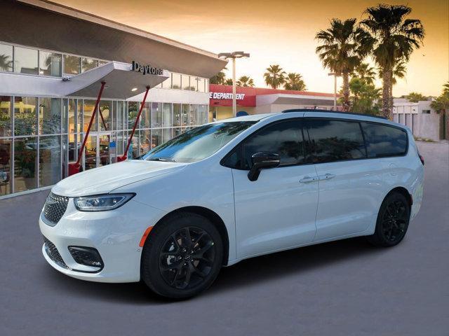 new 2024 Chrysler Pacifica car, priced at $42,994