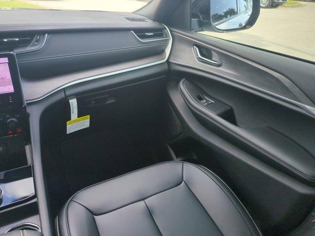 new 2025 Jeep Grand Cherokee L car, priced at $49,461