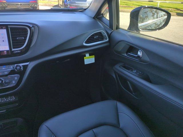 new 2025 Chrysler Voyager car, priced at $40,512