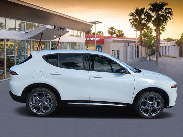 new 2024 Alfa Romeo Tonale car