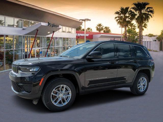 new 2025 Jeep Grand Cherokee car, priced at $40,069