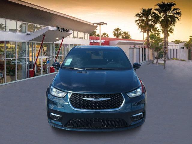new 2025 Chrysler Pacifica car, priced at $38,646