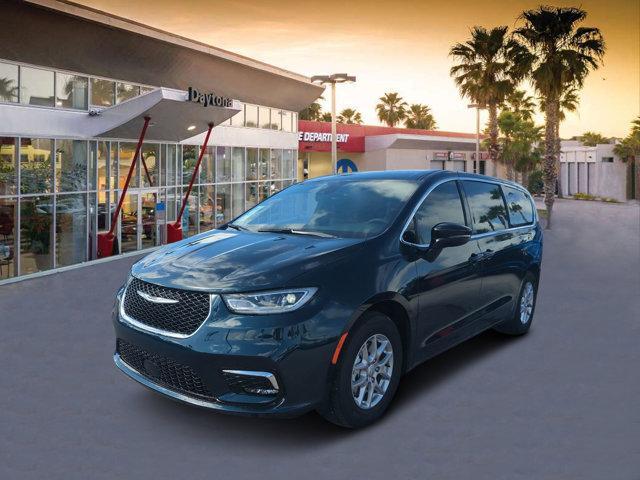 new 2025 Chrysler Pacifica car, priced at $38,646