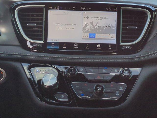 new 2025 Chrysler Pacifica car, priced at $38,646