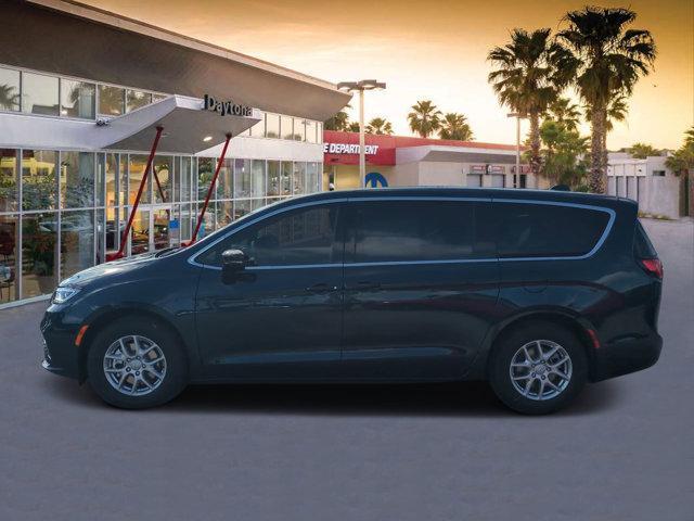 new 2025 Chrysler Pacifica car, priced at $38,646