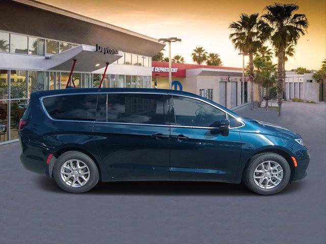 new 2025 Chrysler Pacifica car, priced at $38,646