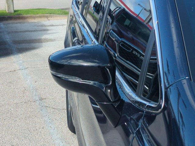 new 2025 Chrysler Pacifica car, priced at $38,646
