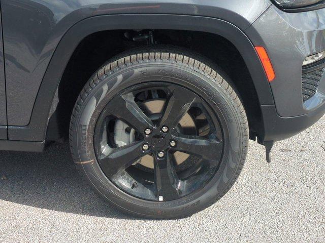 new 2025 Jeep Grand Cherokee car, priced at $49,134