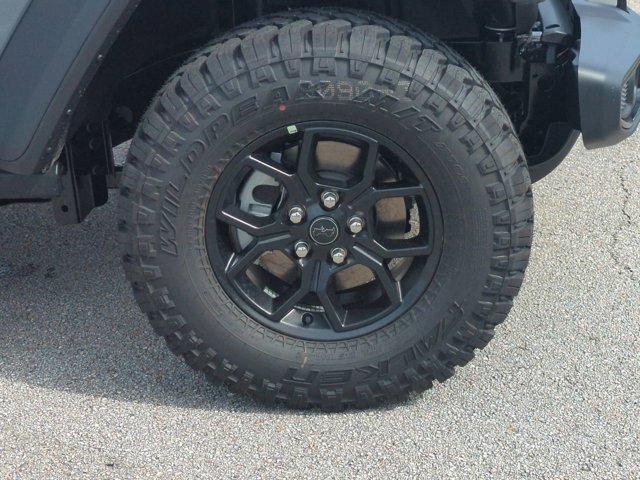 new 2025 Jeep Wrangler car, priced at $44,601
