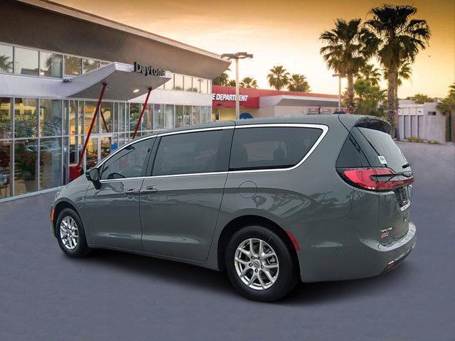 new 2025 Chrysler Pacifica car, priced at $43,319