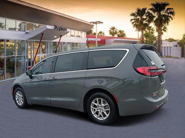 new 2025 Chrysler Pacifica car, priced at $43,319