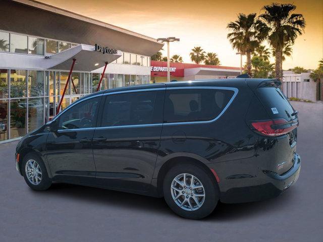 new 2025 Chrysler Pacifica car, priced at $42,151