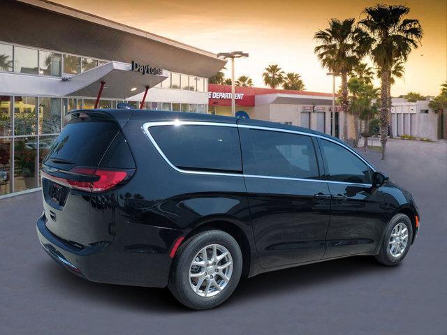 new 2025 Chrysler Pacifica car, priced at $42,151
