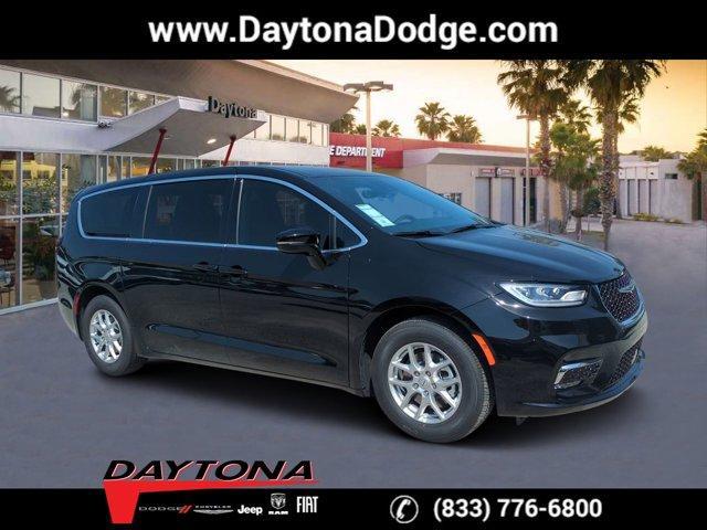 new 2025 Chrysler Pacifica car, priced at $42,151