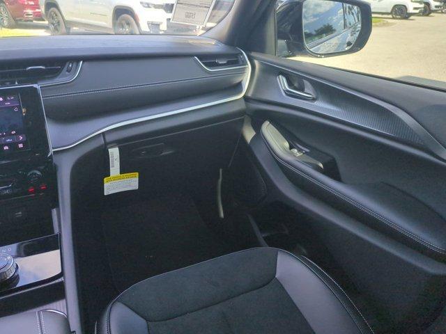 new 2025 Jeep Grand Cherokee L car, priced at $40,161
