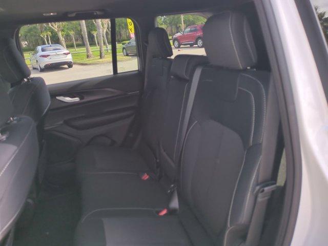new 2025 Jeep Grand Cherokee car, priced at $35,988