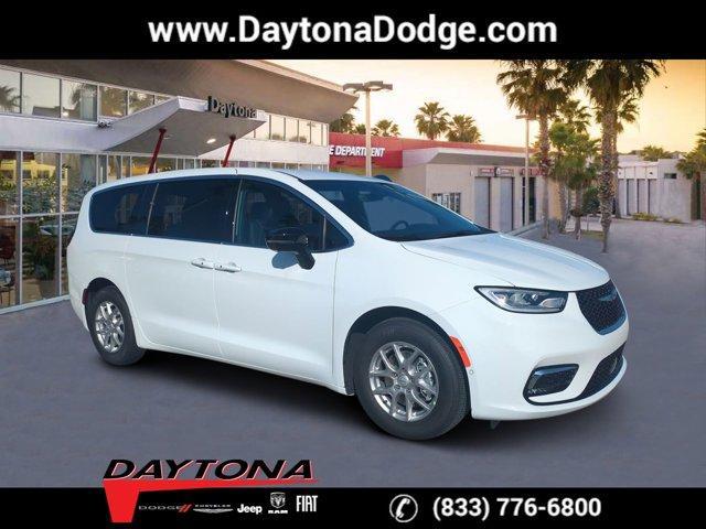 new 2025 Chrysler Pacifica car, priced at $39,431