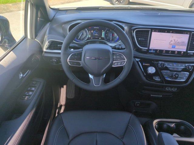new 2025 Chrysler Pacifica car, priced at $39,431