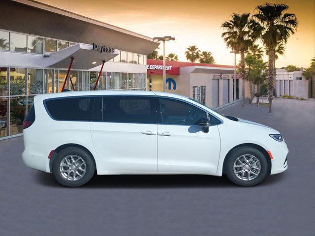 new 2025 Chrysler Pacifica car, priced at $39,431