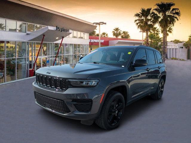 used 2024 Jeep Grand Cherokee car, priced at $35,685