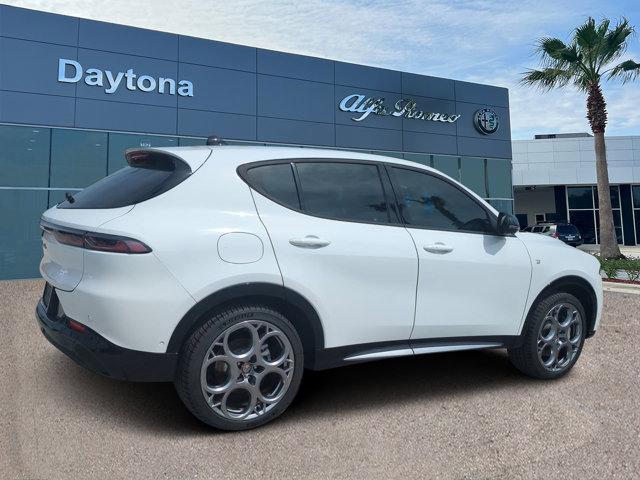 new 2024 Alfa Romeo Tonale car