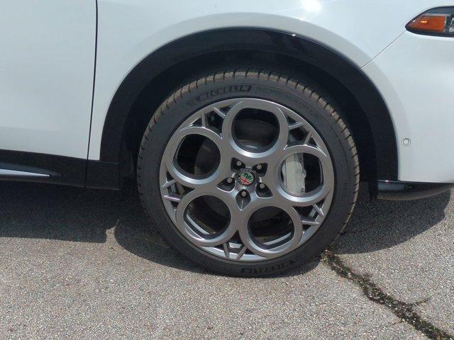 new 2024 Alfa Romeo Tonale car