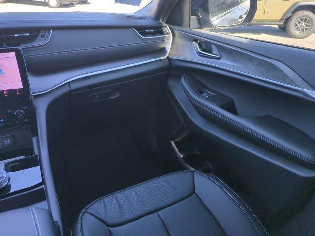 new 2025 Jeep Grand Cherokee L car, priced at $51,656