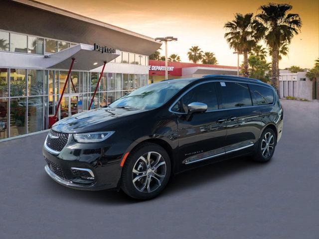 new 2024 Chrysler Pacifica car, priced at $52,024