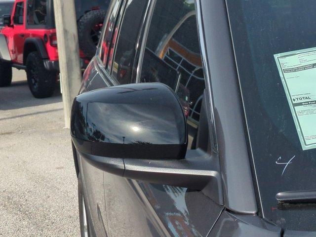 new 2025 Jeep Grand Cherokee car, priced at $38,819