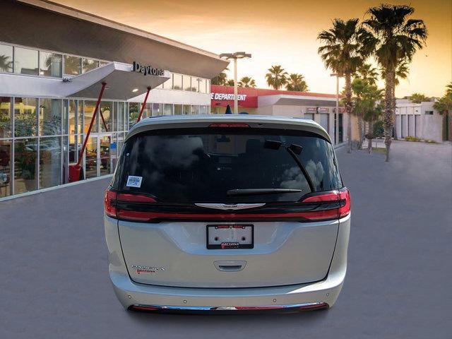 new 2024 Chrysler Pacifica car, priced at $41,289