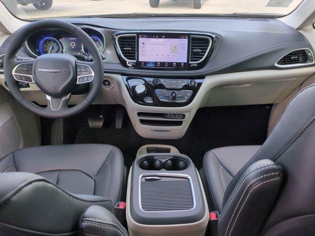 new 2024 Chrysler Pacifica car, priced at $41,289