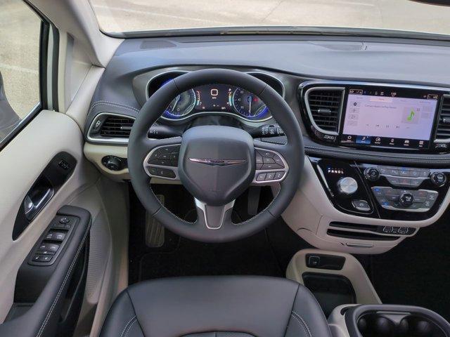 new 2024 Chrysler Pacifica car, priced at $41,289