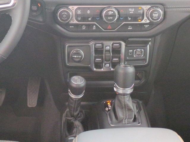 new 2025 Jeep Wrangler car, priced at $45,436