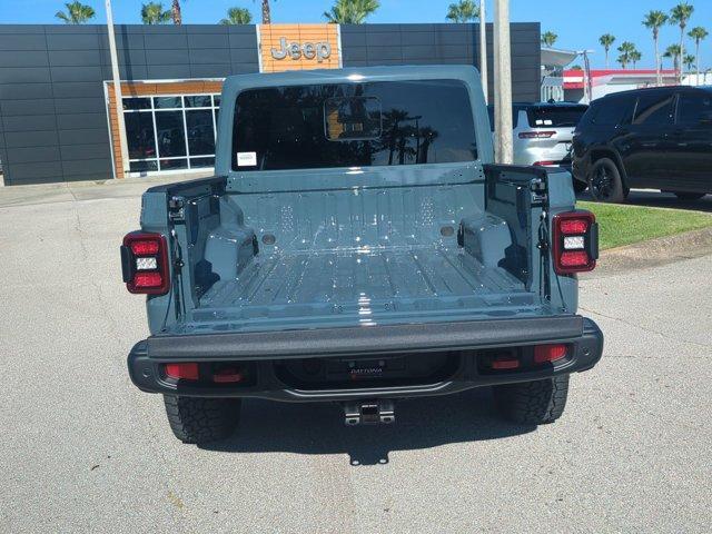new 2025 Jeep Gladiator car, priced at $46,624