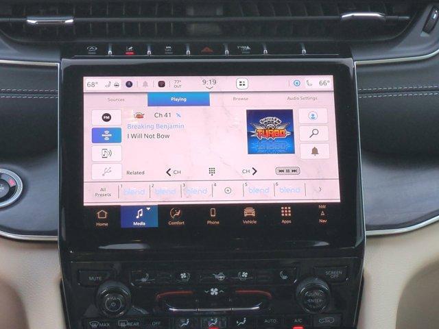 new 2025 Jeep Grand Cherokee car, priced at $50,894